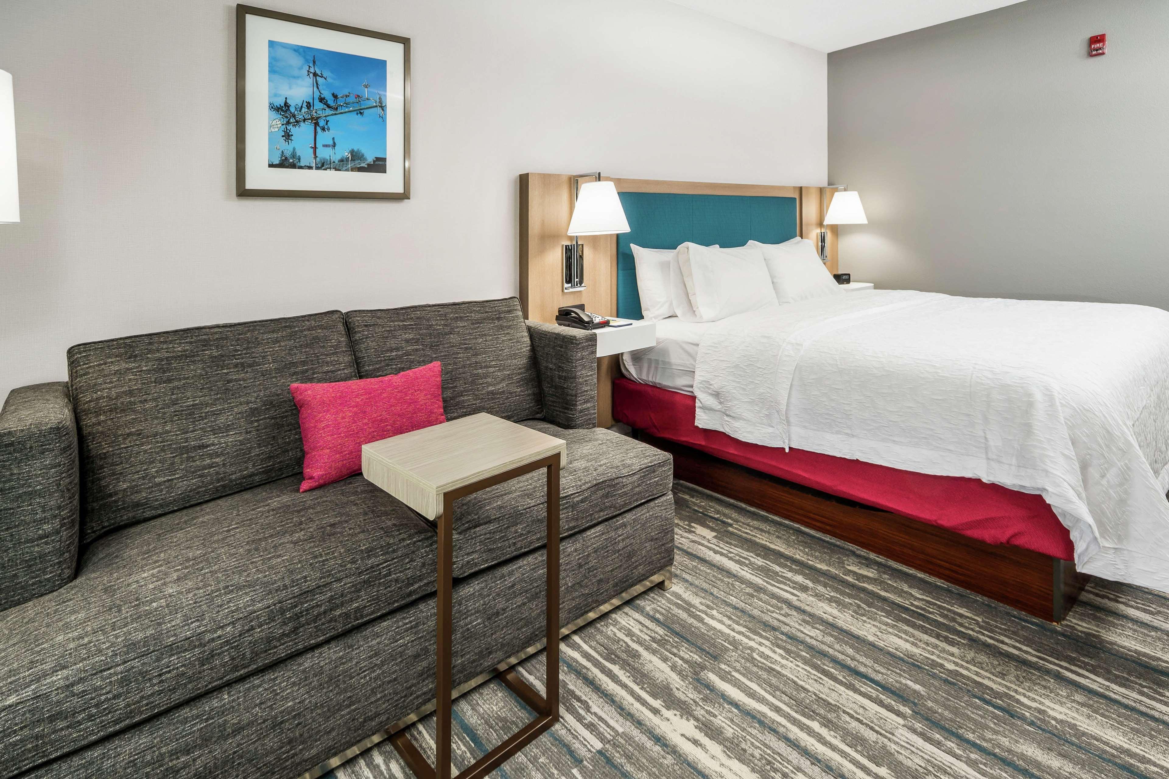 Hampton Inn Wilson Downtown Экстерьер фото