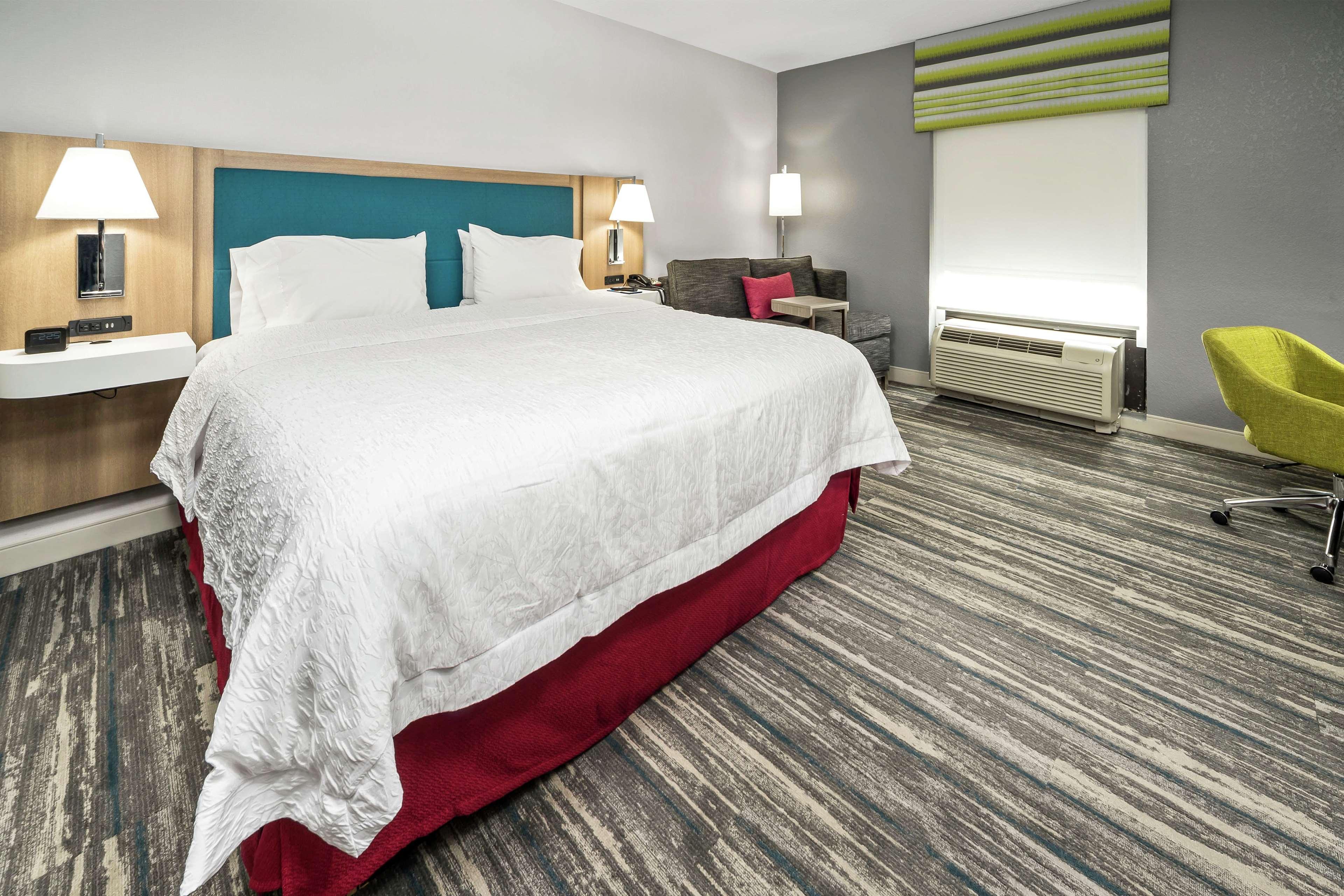 Hampton Inn Wilson Downtown Экстерьер фото