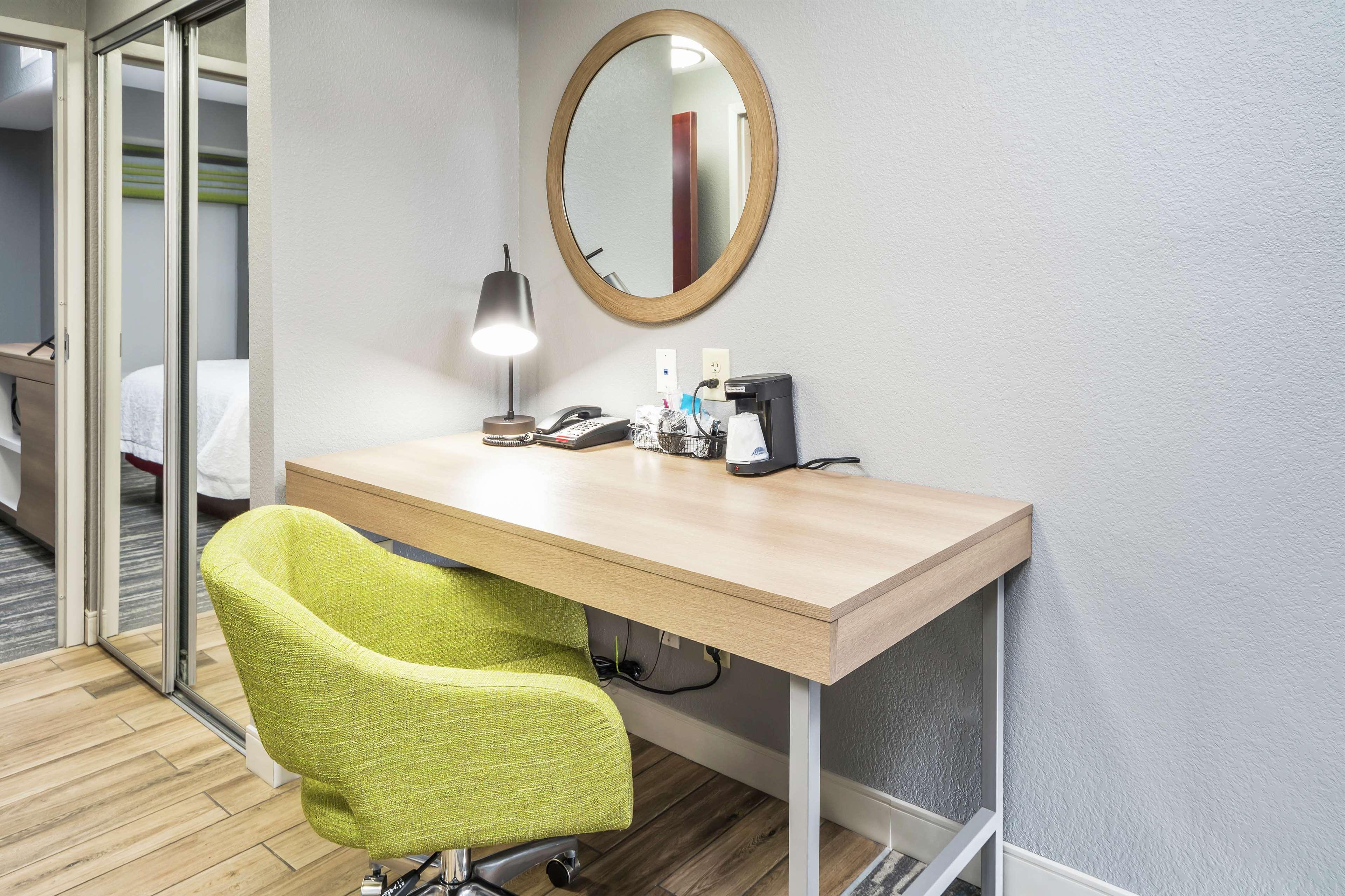 Hampton Inn Wilson Downtown Экстерьер фото