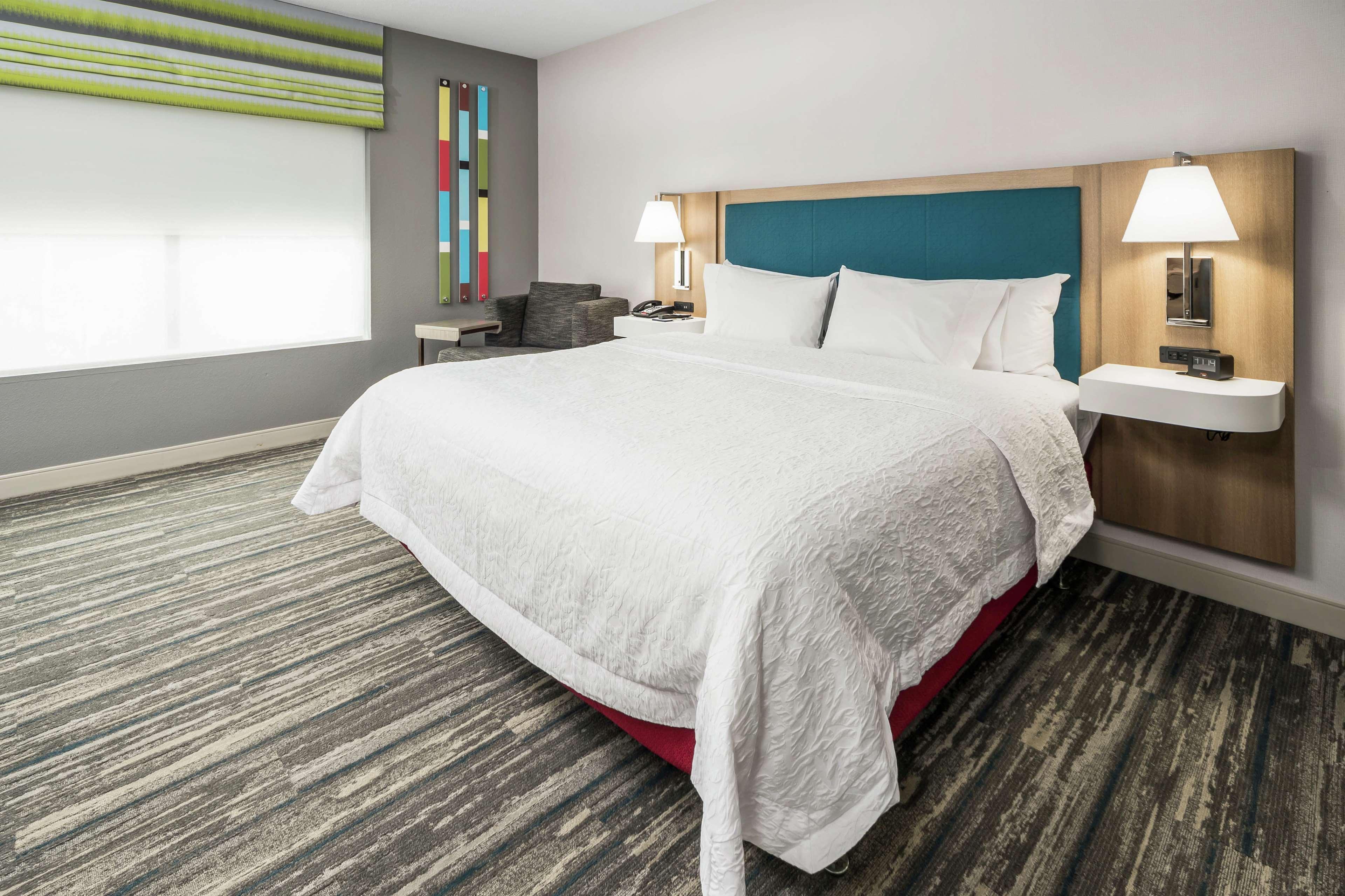 Hampton Inn Wilson Downtown Экстерьер фото
