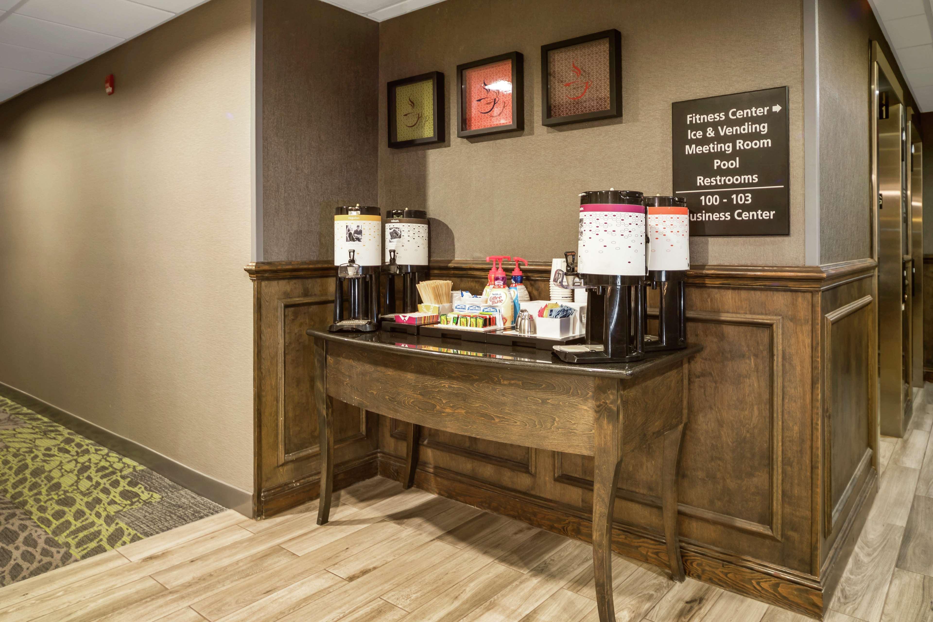 Hampton Inn Wilson Downtown Экстерьер фото