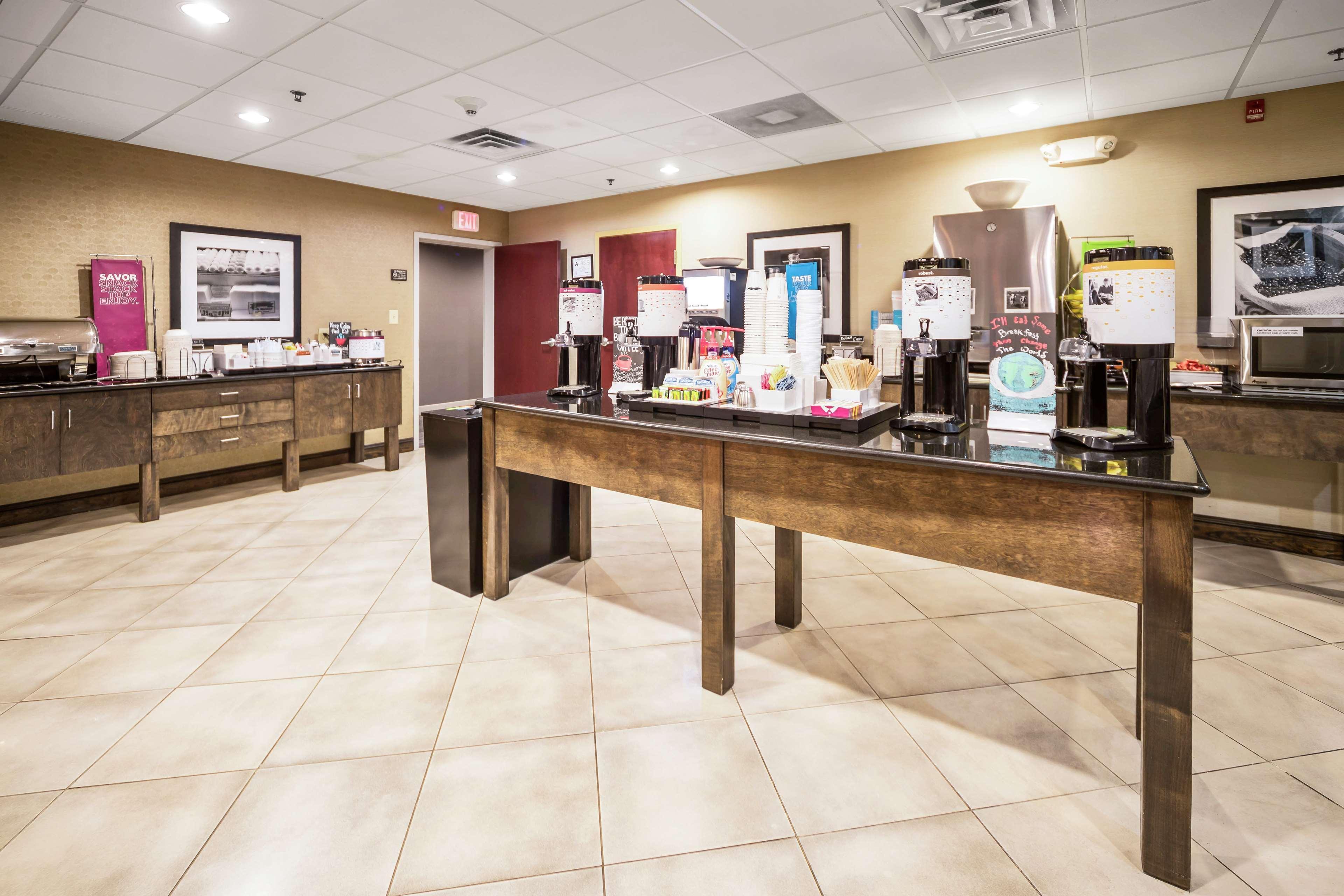 Hampton Inn Wilson Downtown Экстерьер фото