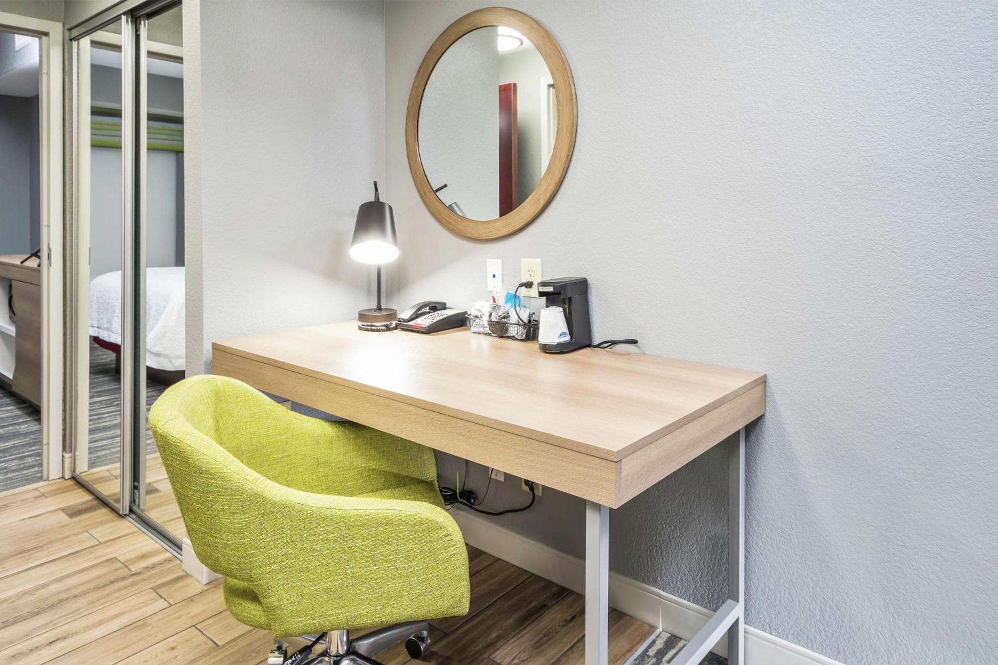 Hampton Inn Wilson Downtown Экстерьер фото